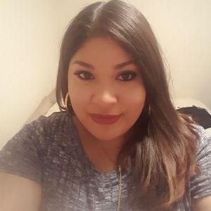 Meet your Posher, Laura yesenia